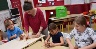 Hands-on artistic workshops for younger visitors 